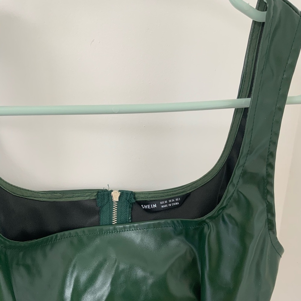 Brand New Green Zipper Top - Picture 4 of 5